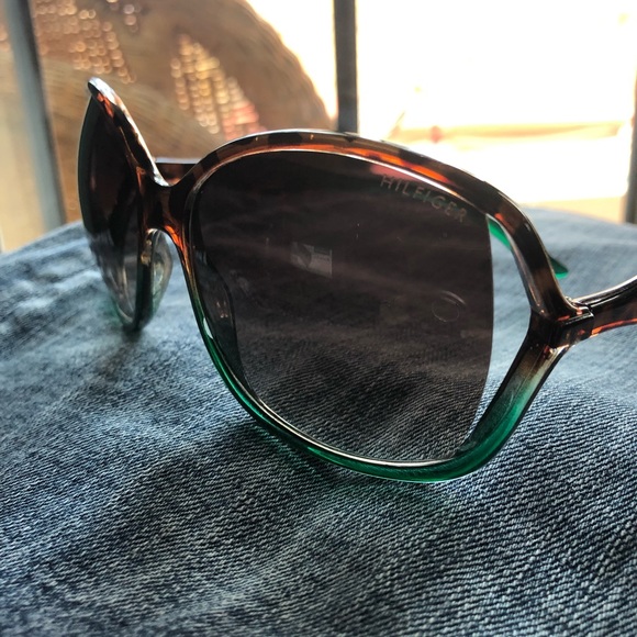 Tommy Hilfiger Accessories - Tommy Hilfiger. Tortoise shell & Green sunglasses